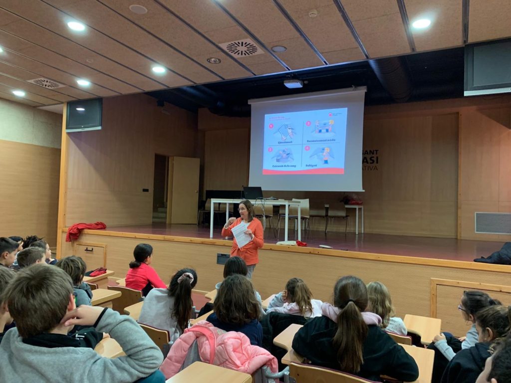 Alumnes de l'Escola Sant Gervasi Cooperativa han rebut una formació sobre la Donació de sang.